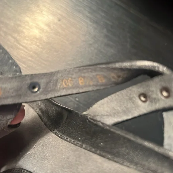 Worn once Cole Haan comfy heels size 8 1/2 - Picture 4 of 5